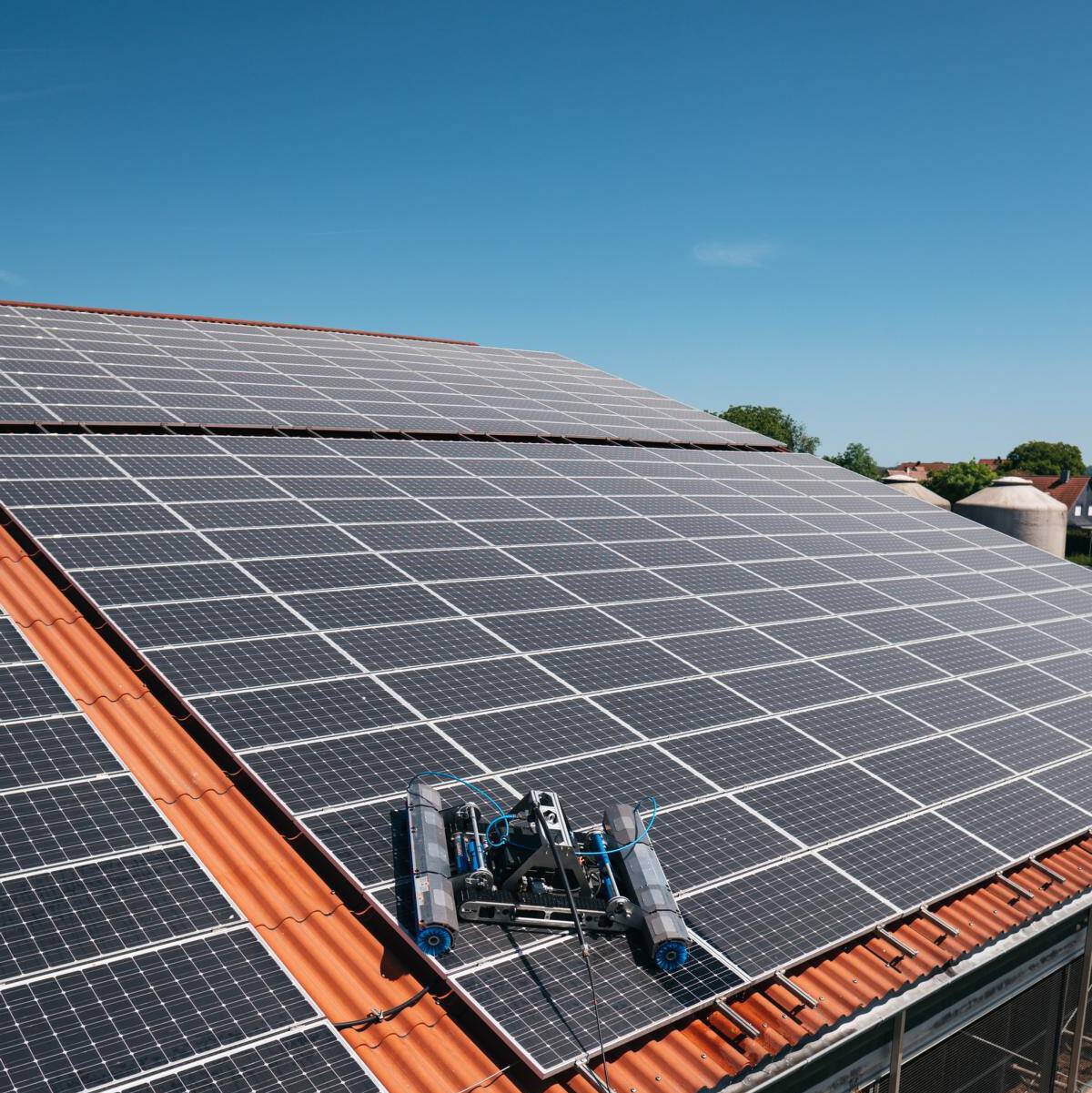 NB Solarclean - Umweltfreundliche Solarreinigung / Photovoltaikreinigung mit modernster Robotertechnik in Franken - Würzburg - Kitzingen.